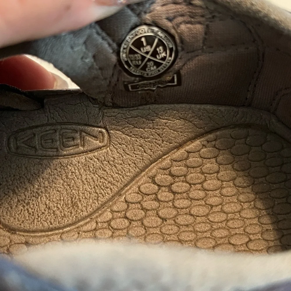 - Keen Newport H2 Water Sandals